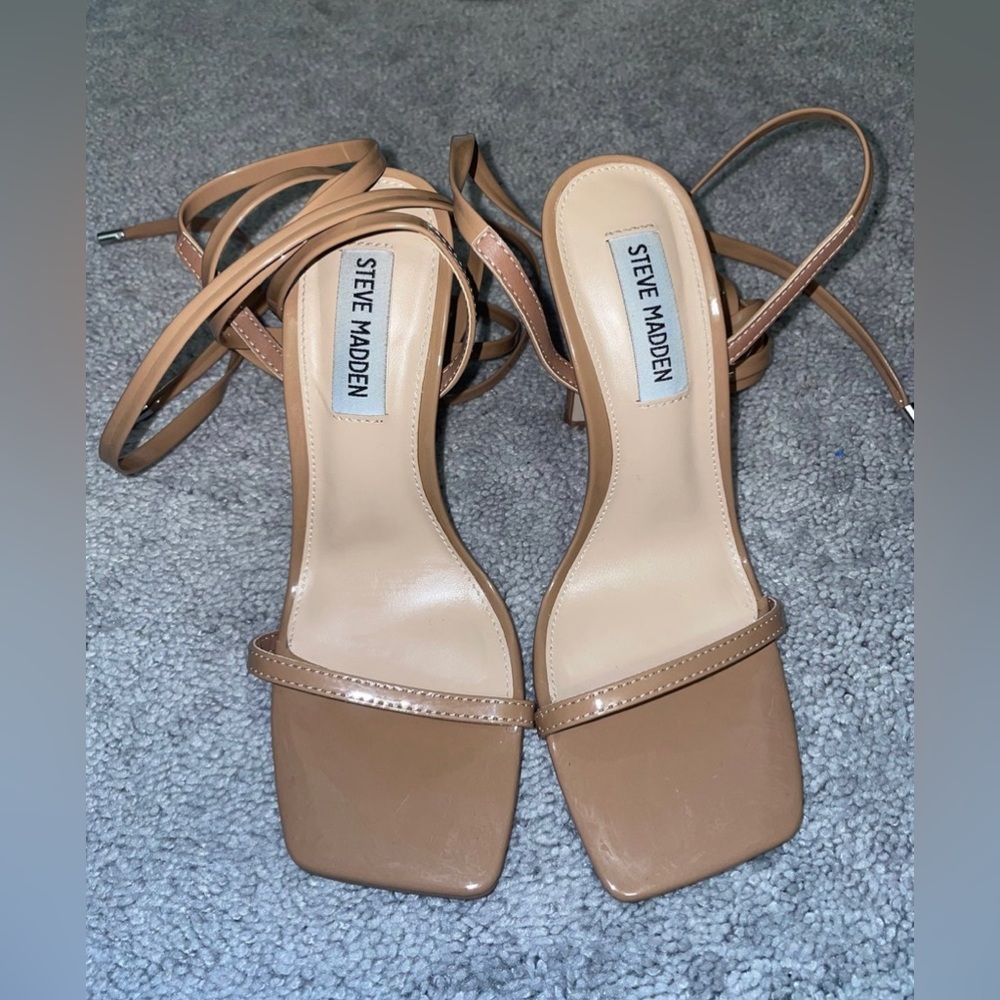 Steve Madden womens camel strap around heels- size 5.5